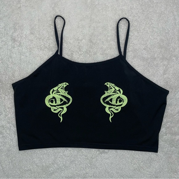 SHEIN cropped‎ spaghetti strap top with green snakes🐍 - Picture 3 of 6